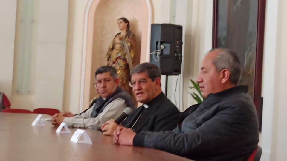 Matrimonio es entre hombre y mujer pero se respetan otras ideas; Arzobispo Toluca