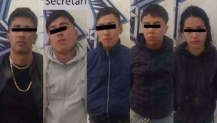 Detienen a 5 falsos policías en Tizayuca: portaban armas y uniformes falsos